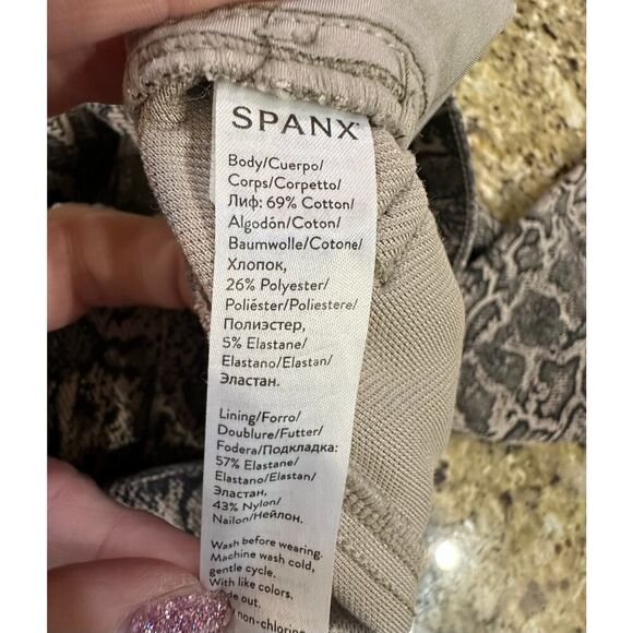 Spanx Jean-Ish Leggings Snakeskin Python Print Mob Wife Pull On Jegging Size XL - Picture 16 of 16
